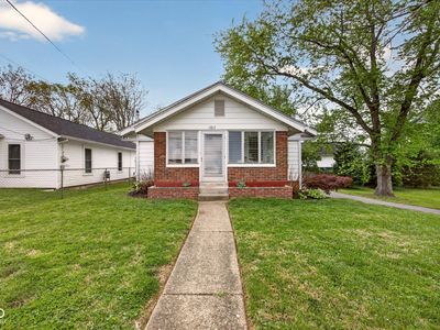 1813 W Wylie St
