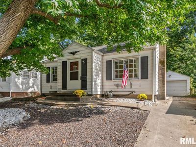 200 N Illinois St