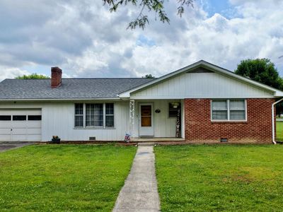 123 Chestnut Ave E