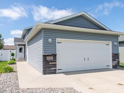 2132 Admiral Dr W
