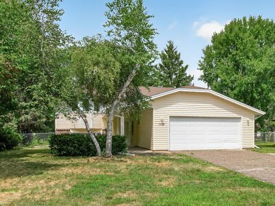 1124 Meadowwood Dr