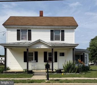 933 Main St