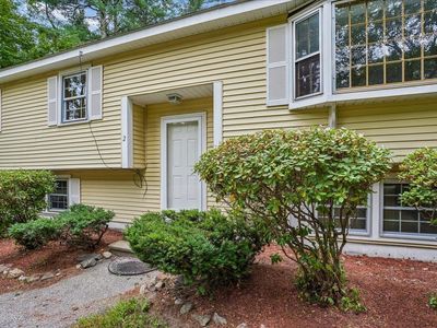 Property at 2 Nightingale Lane, Litchfield, NH