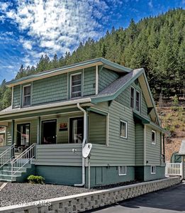332 Main St