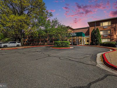 10570 Main St APT 203