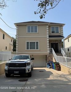 15 Lundsten Ave