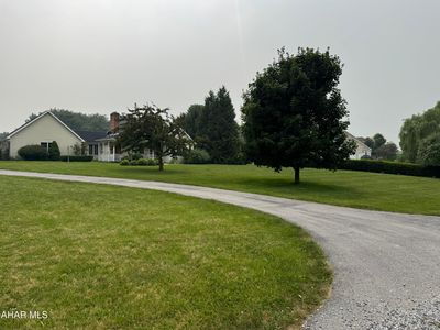 325 Chandelle Dr