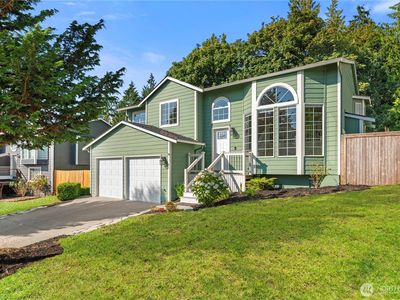 8119 Crown Ridge Boulevard