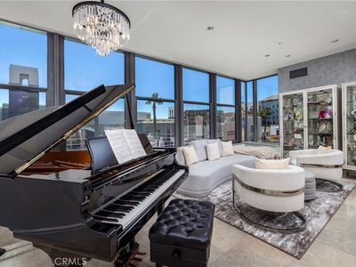 345 E Colorado Blvd UNIT 404