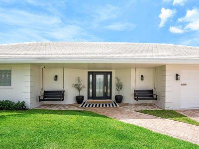 1332 SW Tamarind Way