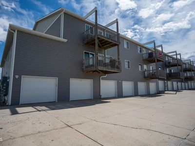 829 Canada Ave #27
