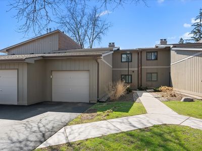 29W431 Emerald Green Dr #24-E