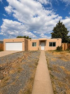 2442 Valencia Dr NE