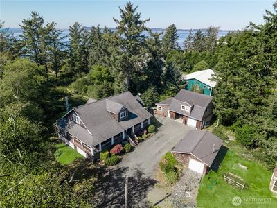 10 12 Prince Street W