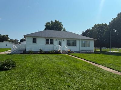 206 6th Ave E