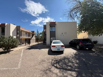 536 Palomas Dr SE