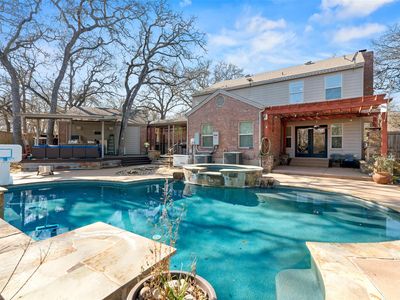712 Enfield Dr