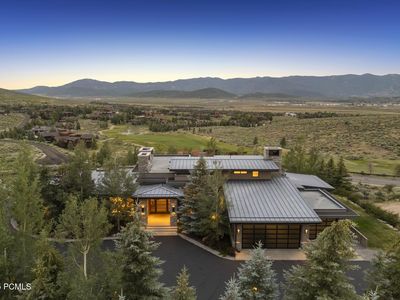 7400 N West Hills Trl