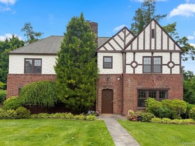 18 Fenimore Drive