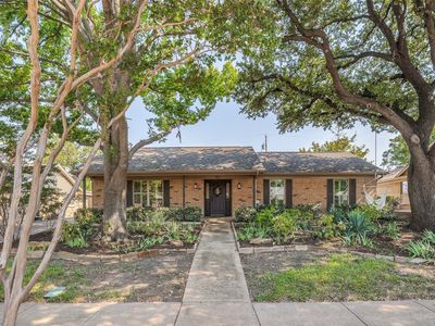 912 Vinecrest Ln