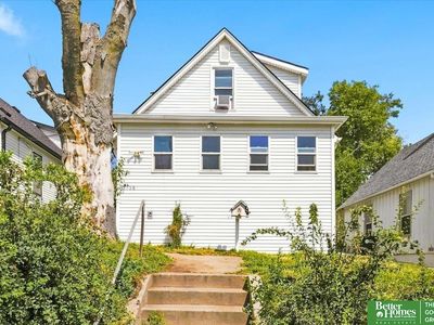 2736 I St