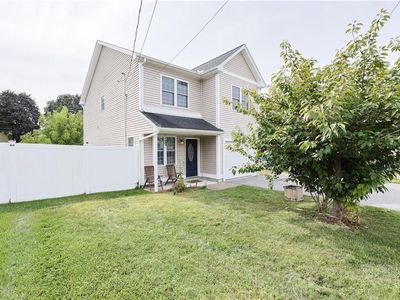 22 Grand Ave