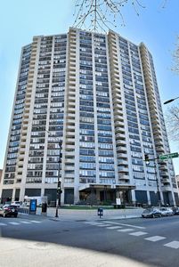 3930 N Pine Grove Ave APT 2501