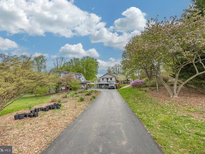 1739 N Middletown Rd