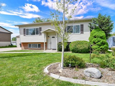 Property at 2101 N 700 W, Clinton, UT