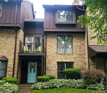 15 Acorn Ln