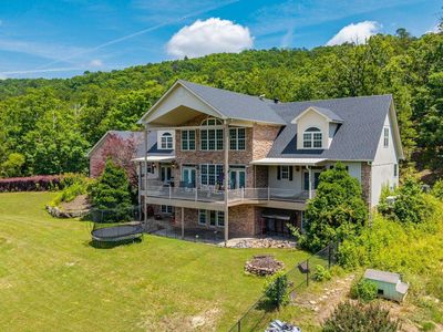 754 Peaceful Valley Rd