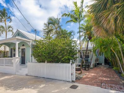 1119 Whitehead St