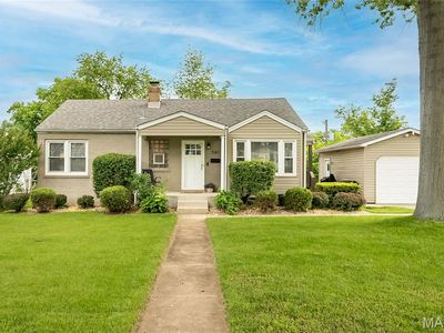 581 Meadowridge Dr