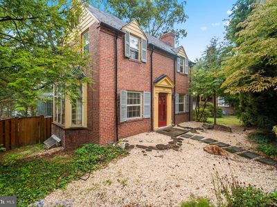 1213 Roundhill Rd