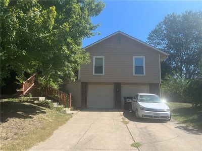 1211 NE Banner Ct