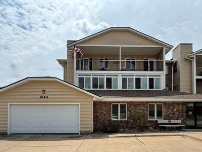 409 SE Delaware Ave Unit 211