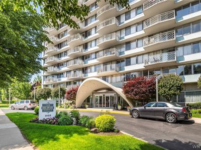 1088 Delaware Ave APT 17D