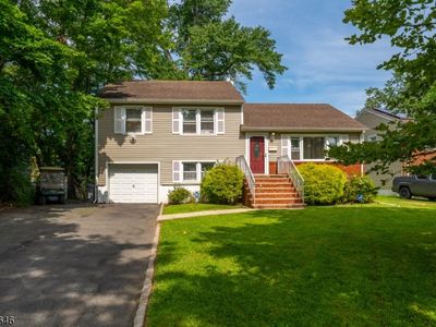 425 Adrianne Ct