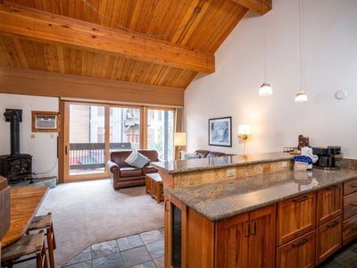 2000 North Village Dr #316