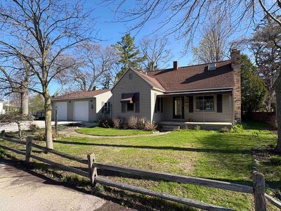 225 Lagoon Beach Dr