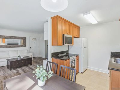 8581 Villa La Jolla Dr APT J