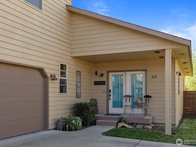 318 W Ridgeview Lane