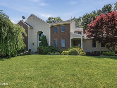 36 Meadow Ridge Dr
