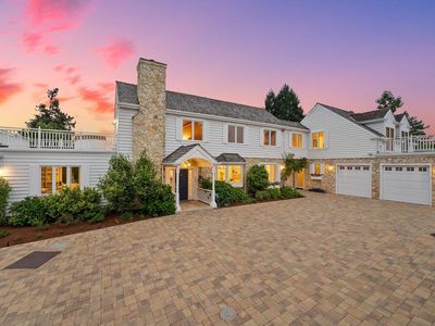22 Hollins Dr