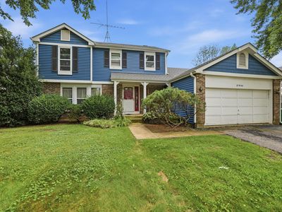 27W105 Walnut Dr