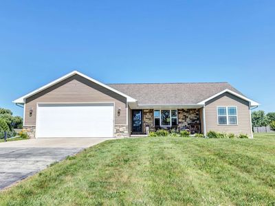 988 Creek Ct