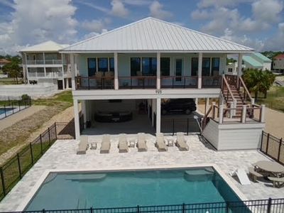 925 E Gorrie Dr