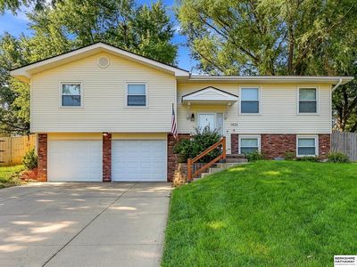1425 Cherry Tree Ln