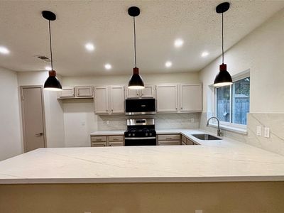 18015 Brooknoll Dr