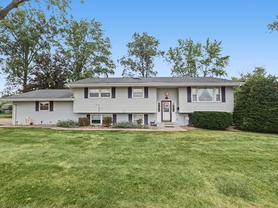 106 E Hillshire Rd